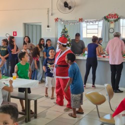 Ceia de Natal no Projeto Bom Menino 2025