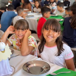 Ceia de Natal no Projeto Bom Menino 2025